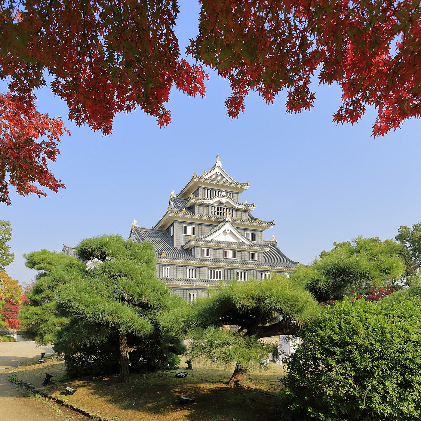 岡山城（烏城）